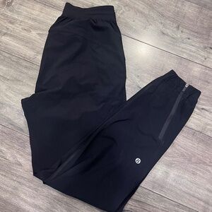 Lululemon adapted state cropped jogger size 4, 23" black comfy casual activewear